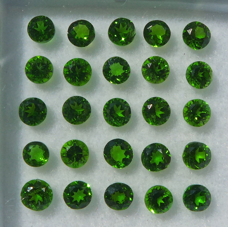 Bild 1 von 2.45 ct. 25 pieces round natural  2.5 mm Chrome Diopside Gems