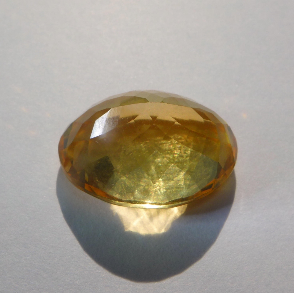 Bild 1 von 12.85 ct. VVS ! Natürlicher goldgelber 18 x 13 mm Brasilien Citrin
