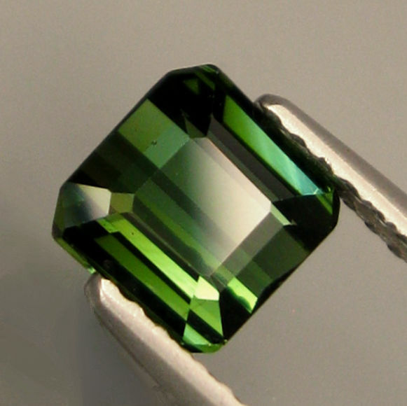 Bild 1 von 1.23 ct. Augenreiner bläulich grüner 6.1 x 5.9 mm Mosambik Turmalin