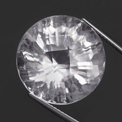 Bild 1 von 19.76ct Diamantweißer runder 18mm Concave Schliff Quarz mit feinen Rutilnadeln