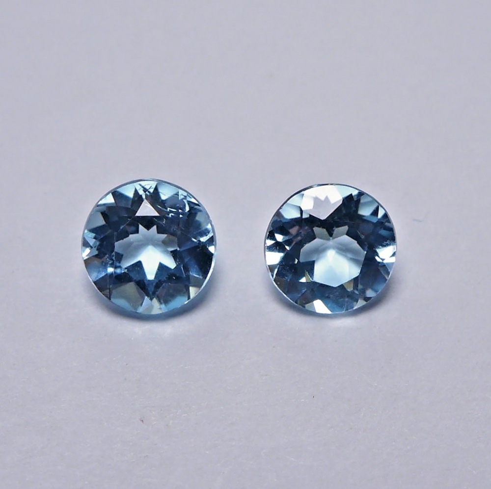 Bild 1 von 2.1 ct. VS! Schönes Paar runde 6 mm Brasilien Sky Blue Topase
