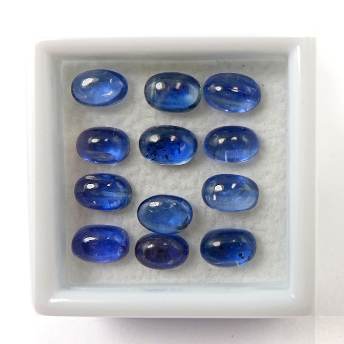 Bild 1 von 8.92 ct. 12 pieces oval Blue 5.8 x 3.7 - 6.1 x 4.1 mm Nepal Cabochon Kyanite
