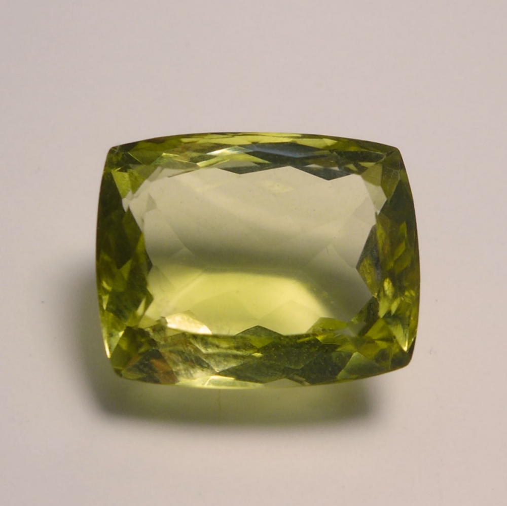 Bild 1 von 17.65 ct vvs! Beautiful big 17.4 x 14 x 9.8 mm Cushion Lemon Quartz 
