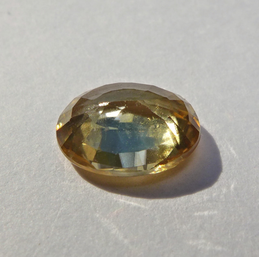 Bild 1 von 2.11 ct. Toller gelber ovaler 8.3 x 6.4 mm Tansania Zirkon