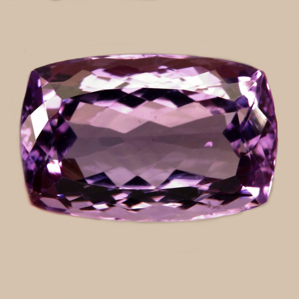 Bild 1 von 24.5 ct. Eye clean 22 x 14 mm Brasilia Cushion Amethyst