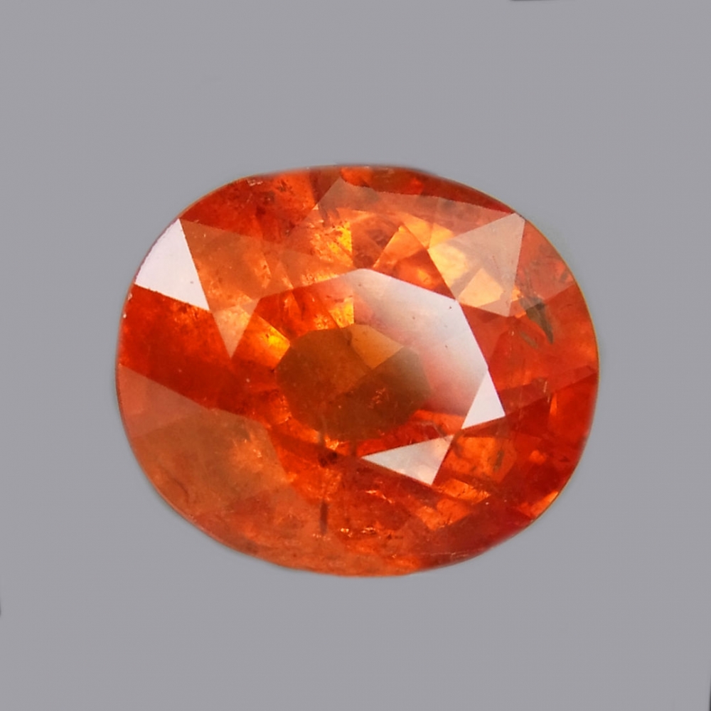 Bild 1 von 2.71 ct. Natürlicher orange-roter ovaler 8.2 x 7 mm Spessartin Granat