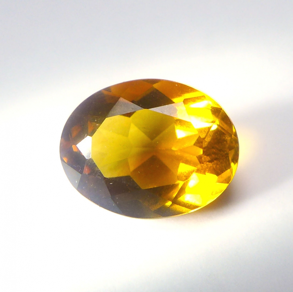 Bild 1 von 1.85 ct. VS! Fine oval 9 x 7 mm red orange Madeira Citrine
