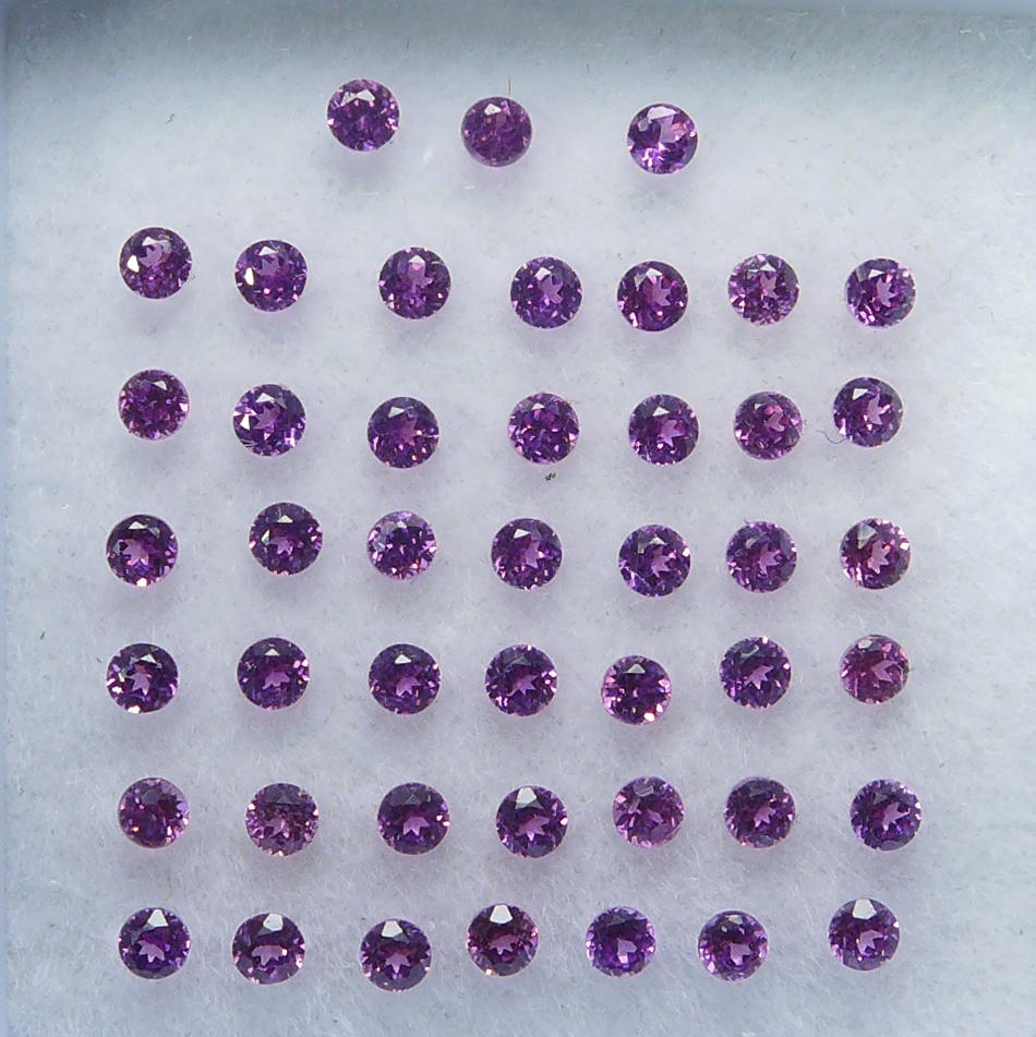 Bild 1 von 1 ct. 45 pieces round purple- red 1.5 mm Rhodolite Garnet Gems. Ravashing color!