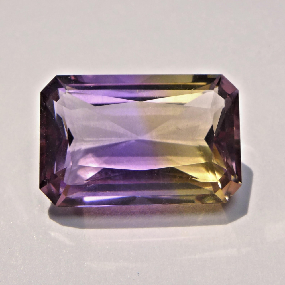 Bild 1 von 17.57 ct. VVS! Beautiful large 20 x 13 mm Bolivia Octagon Ametrine