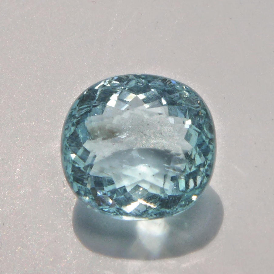 Bild 1 von 3.79 ct. Fine oval blue 9.7 x 9 mm Aquamarine