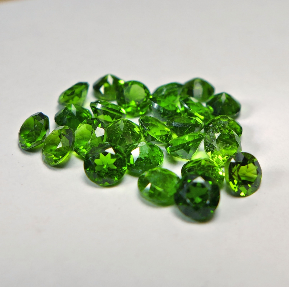 Bild 1 von 5.01 ct. 25 Stück runde natürliche  3.6 mm Chrom Diopsid Edelsteine