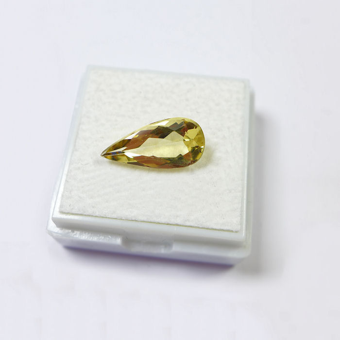 Bild 1 von 2.22 ct VVS! Beautiful genuine 14.2 x 6.2 mm pear Facet Brazil Gold Beryll 