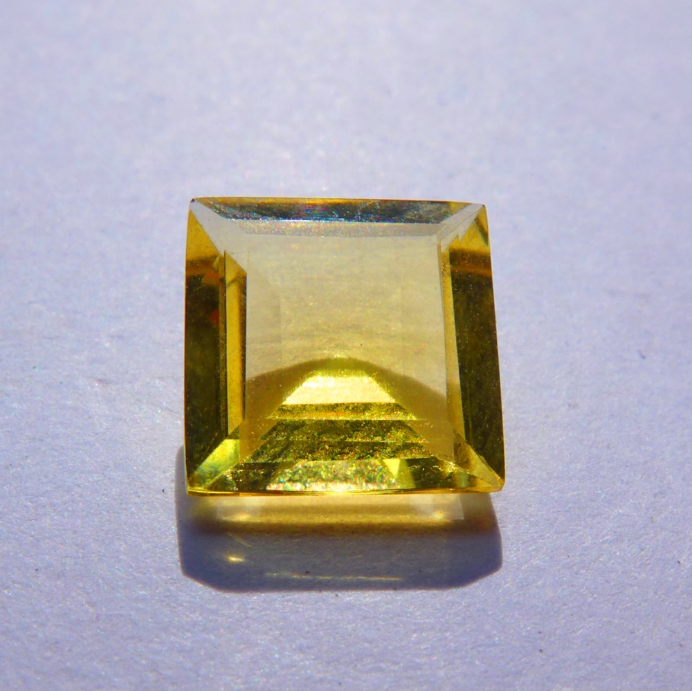 Bild 1 von 1.85 ct. VS! Great Yellow 8 x 8 mm Carré Facet Madagascar Beryl