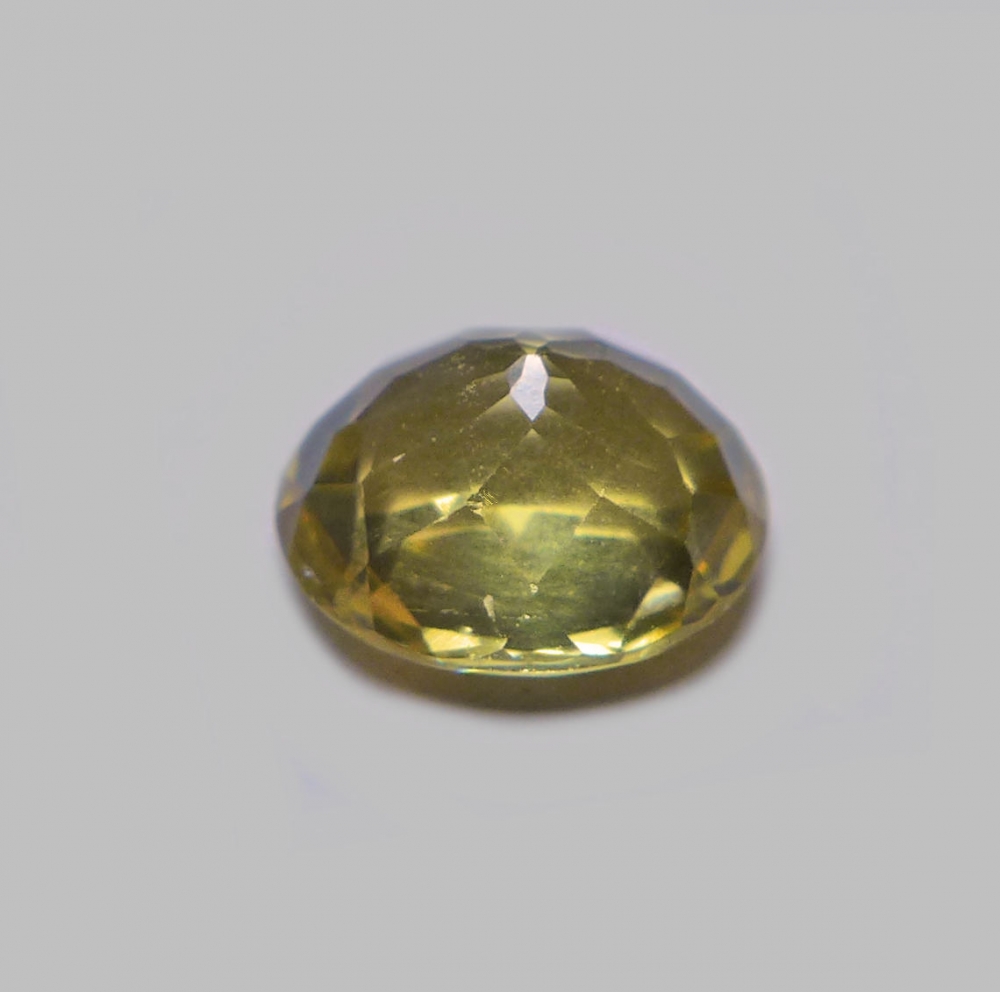 Bild 1 von 3.00 ct  Funkelnder gelber ovaler 9.7 x 8.1 mm Brasilien Apatit. 