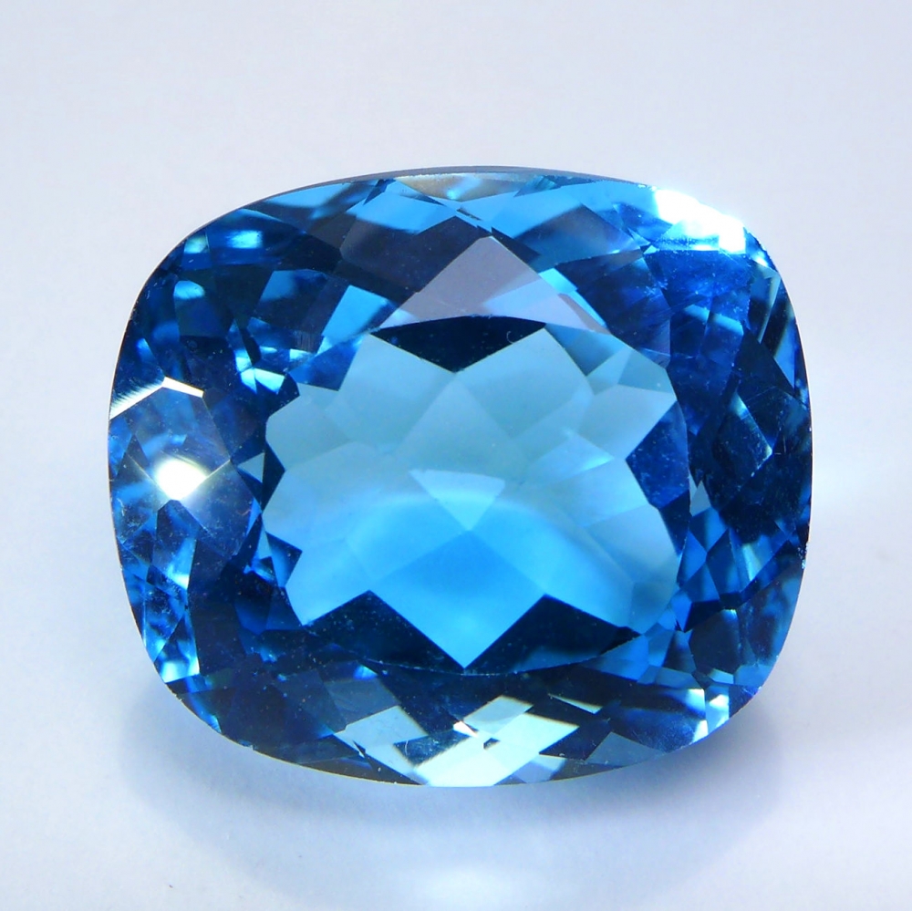 Bild 1 von 20.67 ct. VVS ! Schöner 17 x 15 mm Cushion Sky Blue Topas. Tolle Farbe!