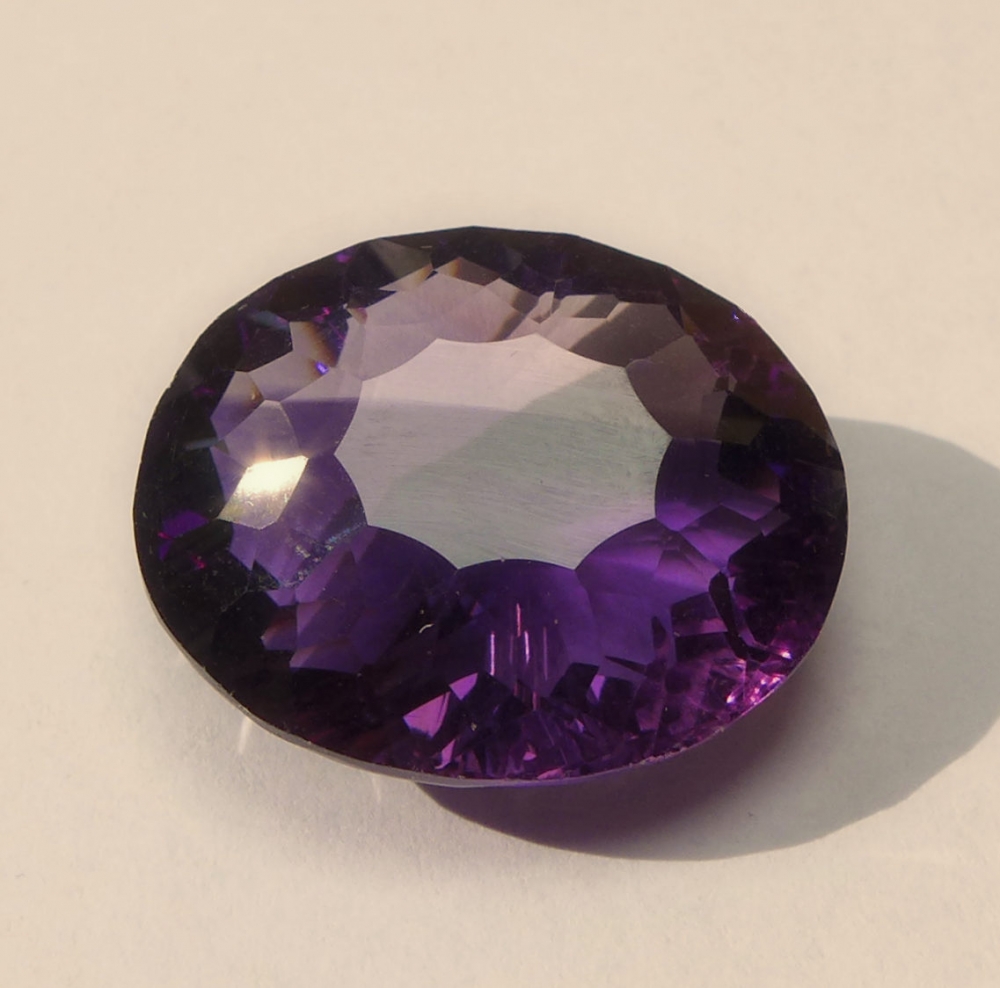 Bild 1 von 27.34 ct VVS! Huge oval 21.9 x 18.4 mm Bolivien Amethyst