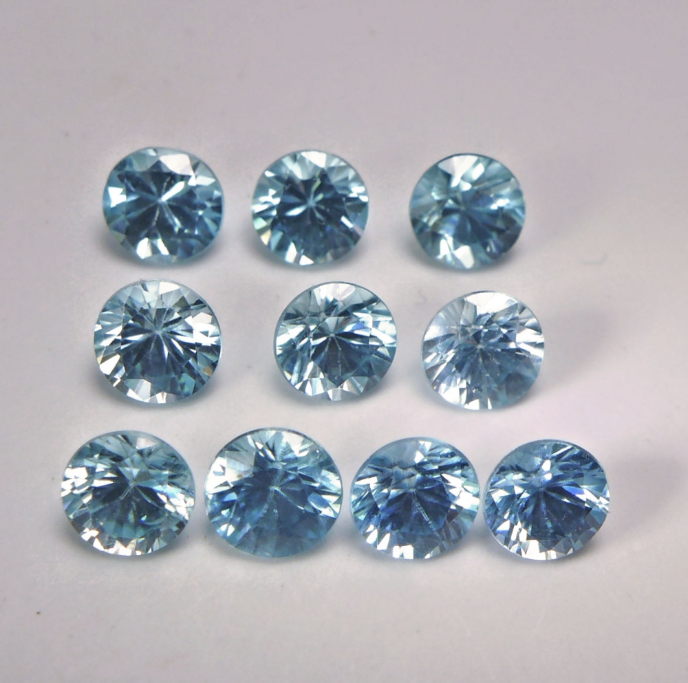 Bild 1 von 4.77 ct. 10 Stück blaue runde 4.2 mm Brillantschliff Kambodscha Zirkone