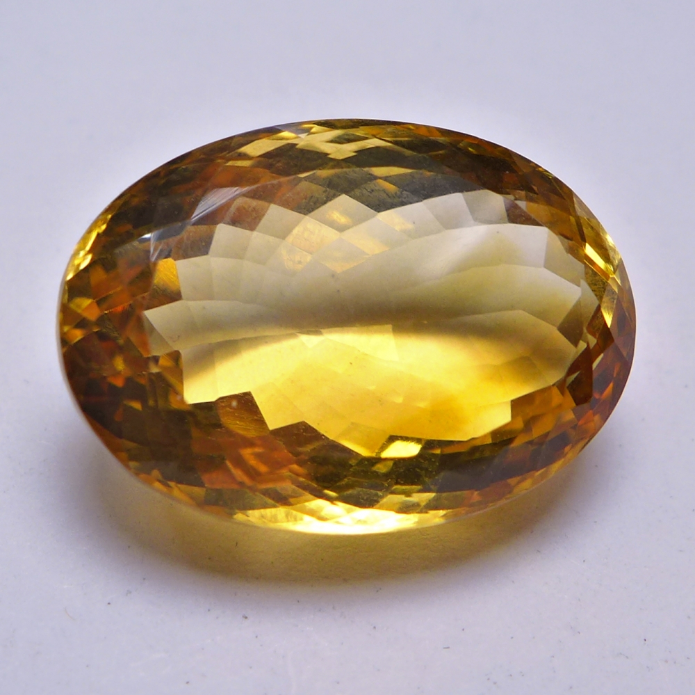 Bild 1 von 31.00 ct. VS! Gorgeous Golden Yellow oval 24 x 16.7 mm Brazil Citrine