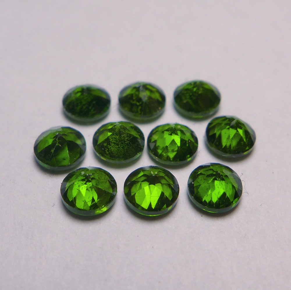 Bild 1 von 3.25 ct. 10 Stück runde natürliche 4.1 mm Chrom Diopsid Edelsteine