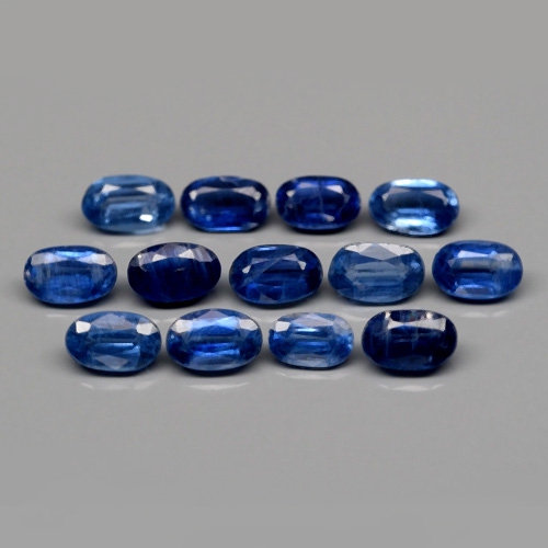 Bild 1 von 4.00 ct. 13 pieces oval unheated. blue ca 5 x 3 mm Sri Lanka Kyanite