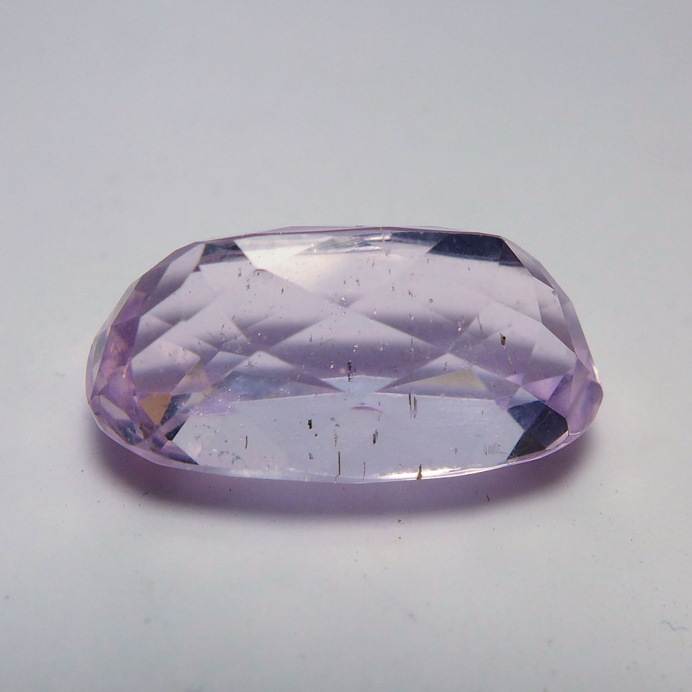 Bild 1 von 12.23  ct ! Natürlicher unbehandelter ovaler 18.5 x 10.3 mm Pink  Kunzit
