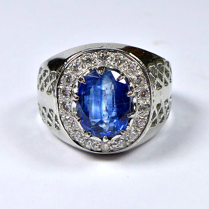 Bild 1 von 925 Silver Ring with Cornflower Blue Nepal Kyanite, SZ 8.5 (Ø 18.5 mm)