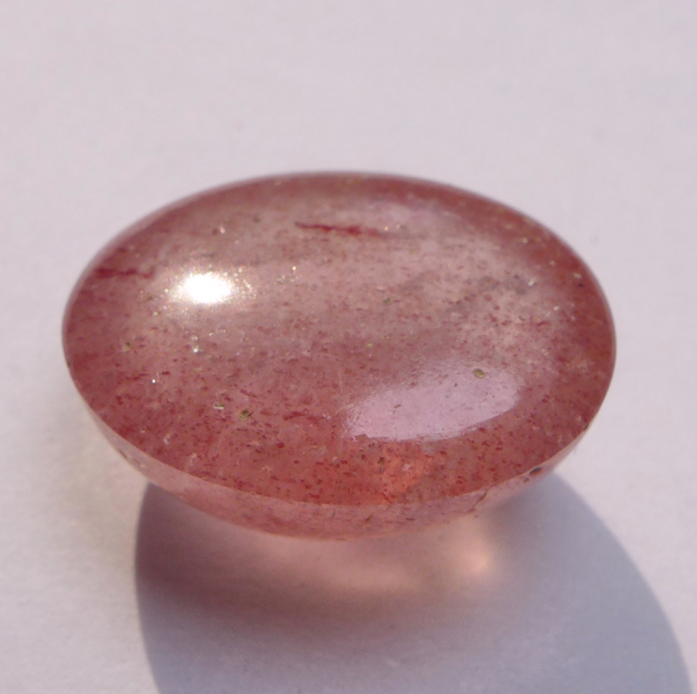 Bild 1 von 20.95 ct  ! Himbeerfarbener ovaler 19.6 x 15.2 mm Rosen-Quarz
