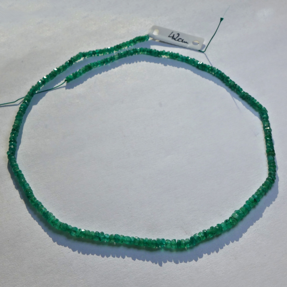 Bild 1 von Emerald string 39 ct with circular disks Ø 3.8 - 3.2 mm 42 cm length