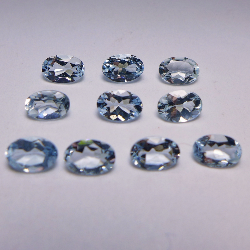 Bild 1 von 3.95 ct. 10 Stück augenreine ovale 6 x 4 Santa Maria Aquamarine
