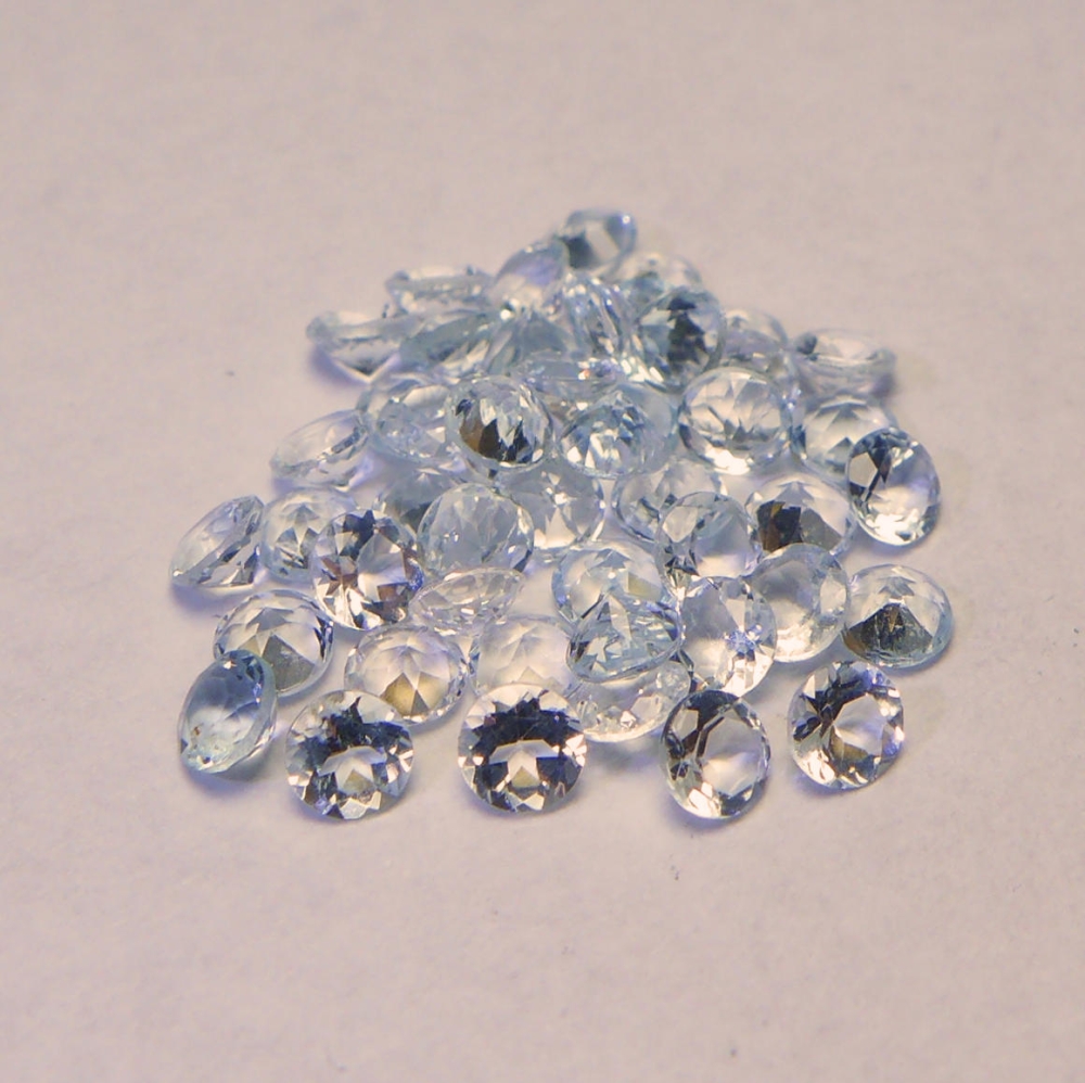 Bild 1 von  4.54 ct. 48 Stück augenreine runde 2.9 mm Santa Maria Aquamarine