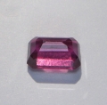 Bild 2 von 2.44 ct. Red violet 8.5 x 6 mm Rhodolite Garnet Baguette