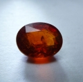 Bild 1 von 2.27 ct. Feiner orange-roter ovaler 8.3 x 6.5 mm Spessartin Granat
