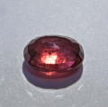 Bild 2 von 2.01 ct. Fine cherry red oval 8.4 x 6.9 mm Rhodolithe  Garnet