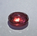 Bild 2 von 2.01 ct. Feiner kirschroter ovaler 8.4 x 6.9 mm Rhodolith Granat