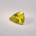 2.29 ct. Gelblich Grüner 14.8 x 13 mm Triangel Titanit Sphen