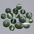 2,08 ct 15 pieces unheated. Green 2.0 - 4.0 mm Alexandrite Cat's Eye, 100% nat.