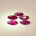 Bild 2 von 1.31 ct. 5 Stück pink rote 5.7 x 3 bis 6 x 3.3 mm Mosambik Rubin Navette