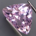 10.93 ct si. Wundervoller unbeh. 15.2 x 12.0 mm Pfirsich Pink Brasilien Kunzit