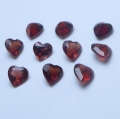 3.70 ct. 10 beatiful garnet heart gemstones from Mosambique