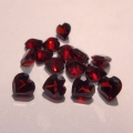 Bild 2 von 14.81 ct. 15 schöne rote 6 x 6 mm Pyrop mm Rhodolith Granat Herzen