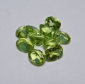 Bild 2 von 3.77 ct VS! 10 pieces fine green oval 5 x 4 mm Pakistan Peridot Gemstones. Nice color !