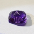 Bild 2 von 10.30 ct. VVS!  Violetter  13.7 x 13.5 mm Uruquay Cushion Amethyst im Fantasie Schliff