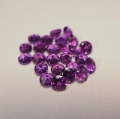 Bild 2 von 2.7 ct. 25 Stück runde violett-rote 2.7 mm Malawi Rhodolith Granate. Tolle Farbe!