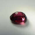 Bild 2 von 1.23 ct. Edler rot - violetter ovaler 6.8 x 5.5 mm Madagaskar Rhodolith Granat