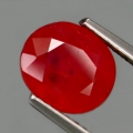 2.03 ct. Ovaler Pink- Roter Madagaskar Saphir