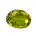 Bild 2 von 1.88 ct. Ovaler Gelblich Grüner 7.7 x 6.5 mm Madagaskar Titanit Sphene