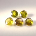 Bild 1 von 0.67 ct. 5 Natürliche runde gelblich grüne 3.5 mm Madagaskar Titanit Sphen