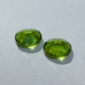 Bild 2 von 2.96 ct VS! Beatiful pair green oval 8 x 6 mm Pakistan Peridot Gemstones. Nice color !