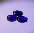 Bild 1 von 7.38 ct. 3 Stück ovale 7 x 9 mm blaue Madagaskar Saphire