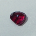 Bild 2 von 1.4 0 ct VS! Fine red violet 7 x 6.3 mm Rhodolithe  Garnet Heart